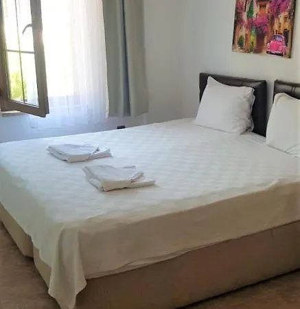 Santo Hotel *