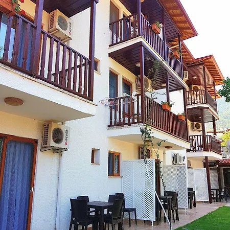Santo Hotel *