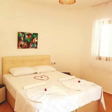 Santo Hotel *