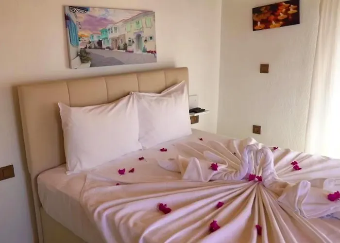 Santo فندق اكياكا